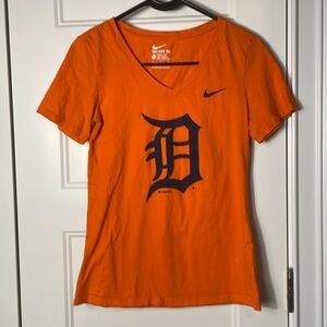Nike Detroit Tigers orange tee size small